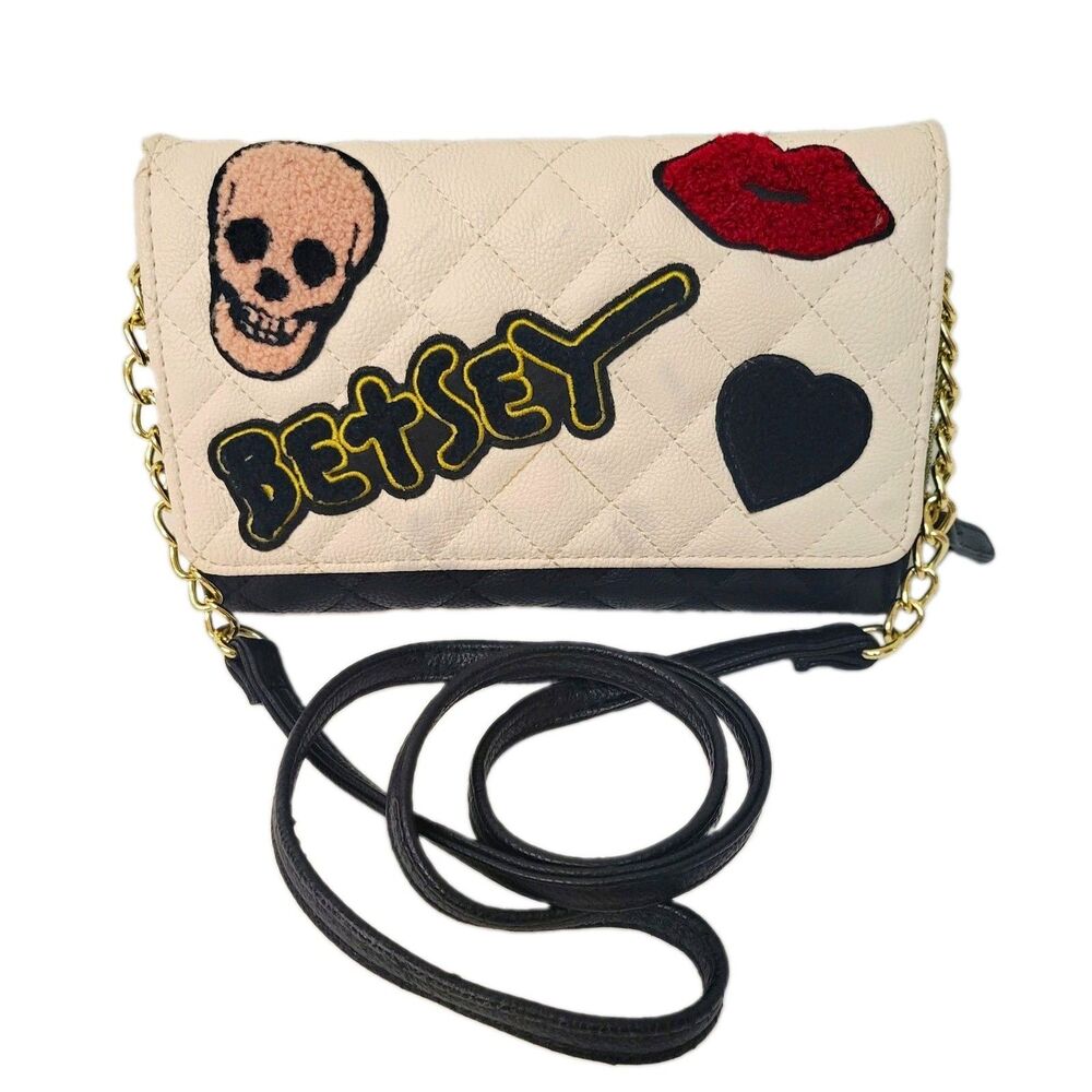 Betsey Johnson Skull Lips Heart Quilted Crossbody Wallet Purse Chain Strap